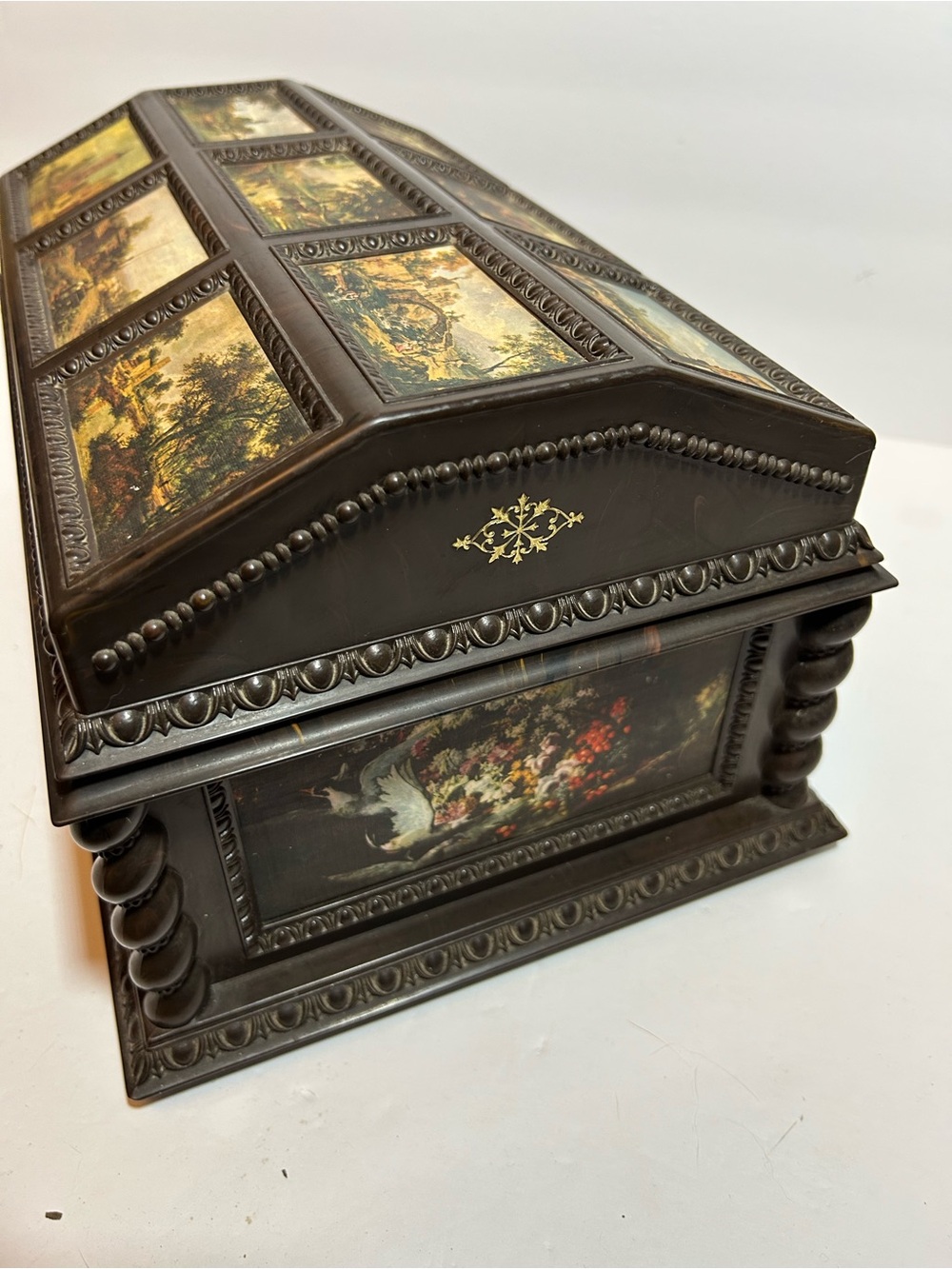 Vtg 1976 Merle Norman Victorian Style Musical Jewelry Box Chest WORKS GREAT! - Picture 5 of 12
